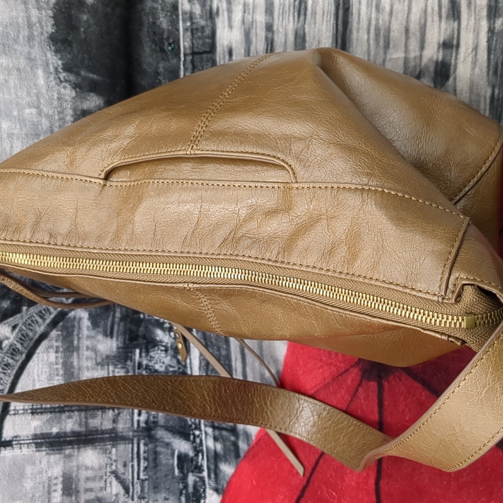 Hobo Brand Leather Shoulder Bag - Picture 7 of 12